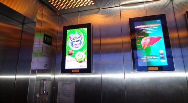 Màn hình quảng cáo trong thang máy  