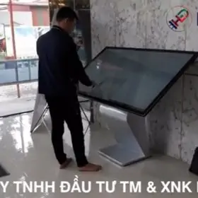 Thi công màn hình LCD chân đứng 55inch thi công tại Cen Group - Hà Nội  