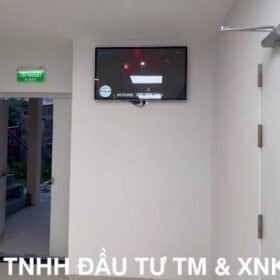 Lắp đặt màn hình Quảng Cáo Lcd 43inch wifi chân đứng khách sạn Nesta  
