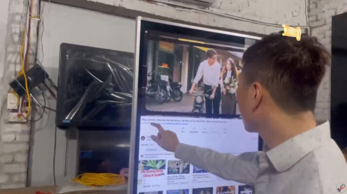 Lắp đặt màn hình cảm ứng quảng cáo 55 inch chân đứng tại Tân Triều, Hà Nội  